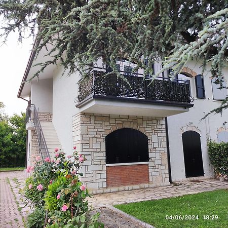 Vila Il Capriccio Di Silvia Sirmione Exteriér fotografie